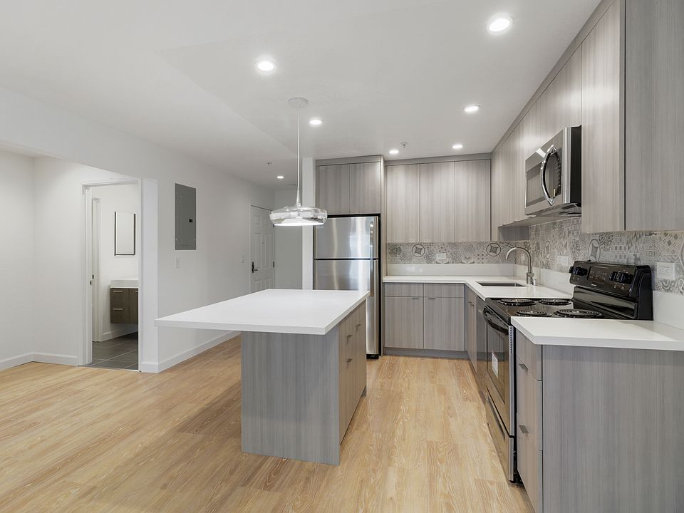 1st image of 285.5 Lee St #103