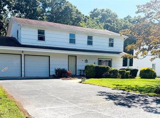 38 Appel Dr E, Shirley, NY 11967