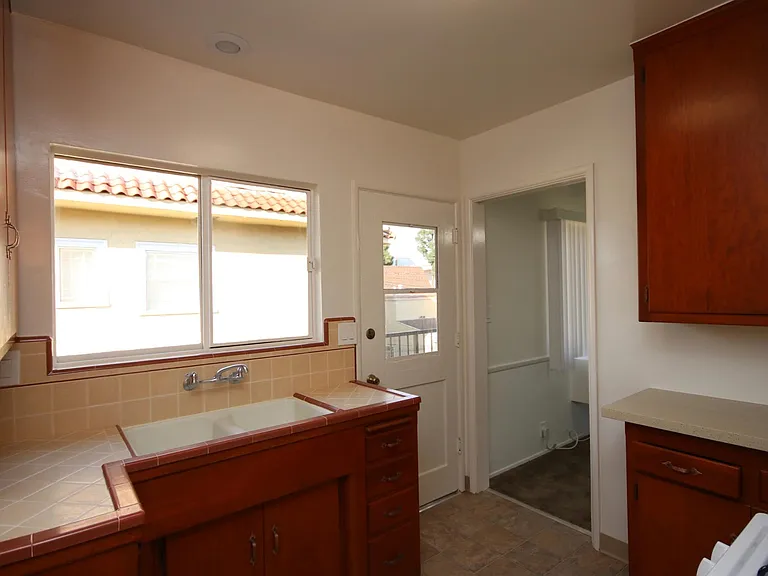 116 N Huntington Dr #D — Photo 8