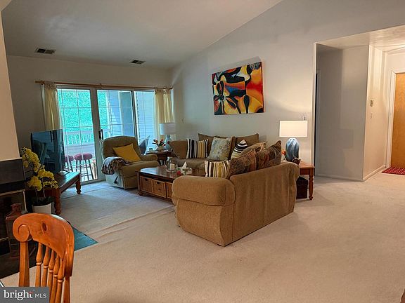 4th image of 111 Biscayne Ct APT 10