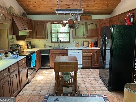 4th image of 1319 Bermuda Rd