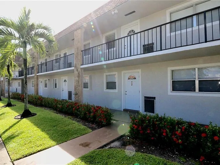 9915 Sandalfoot Blvd #408 — Photo 2
