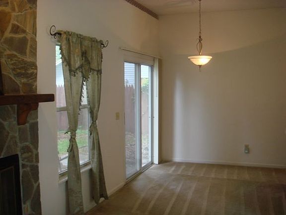 5th image of 1317 Cove Landing Dr