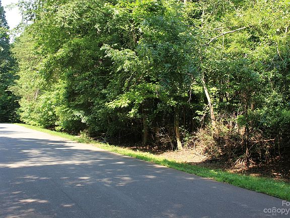 5th image of Na Hickory Dr