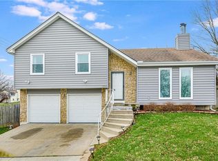 1209 E Pineview St, Olathe, KS 66061