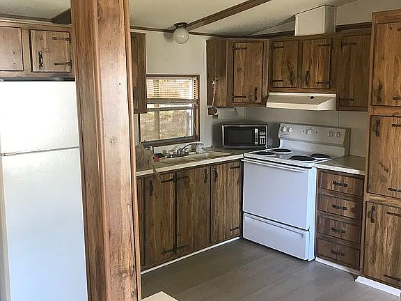 4th image of 32 Ironwood Dr