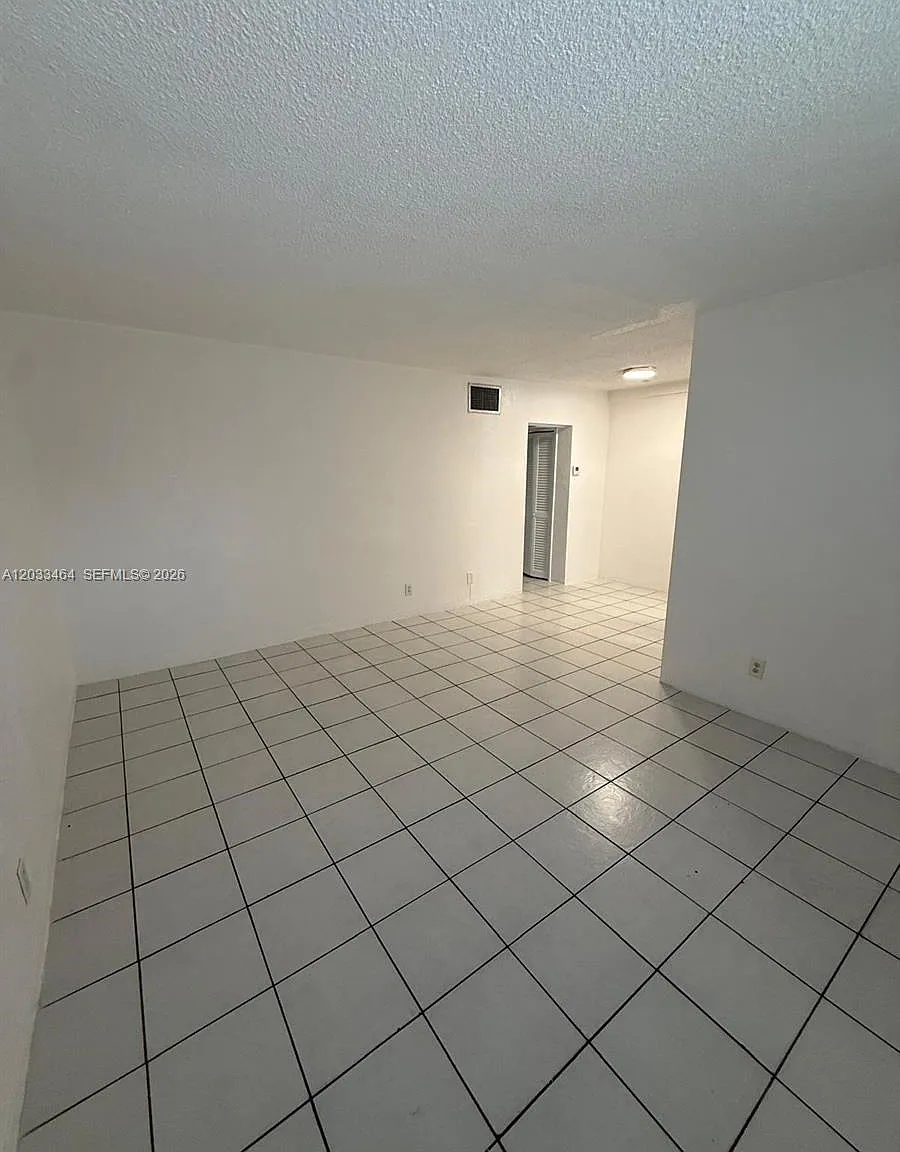 1 bed, 1.0 bath, $1,600 — Photo 2