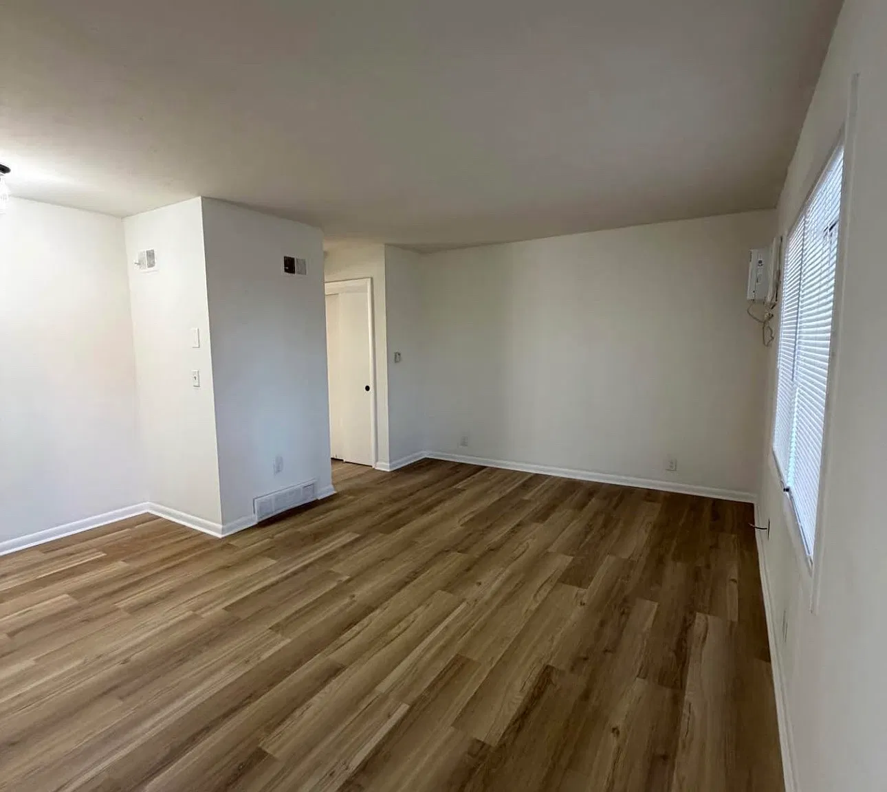 1014 N 48th Ave — Photo 3