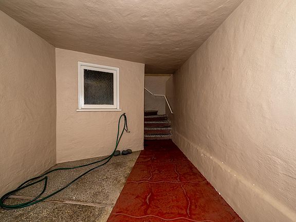3rd image of 2538 39th Ave