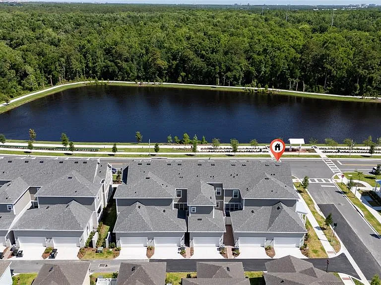 2426 Celebration Blvd — Photo 4