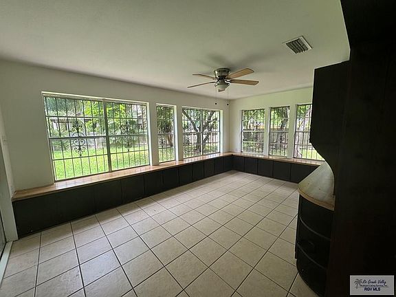 4th image of 84 Woodmere Ct #19
