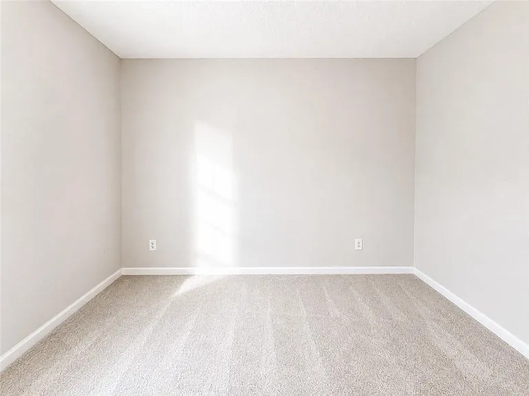 535 Arncliffe Ct — Photo 11
