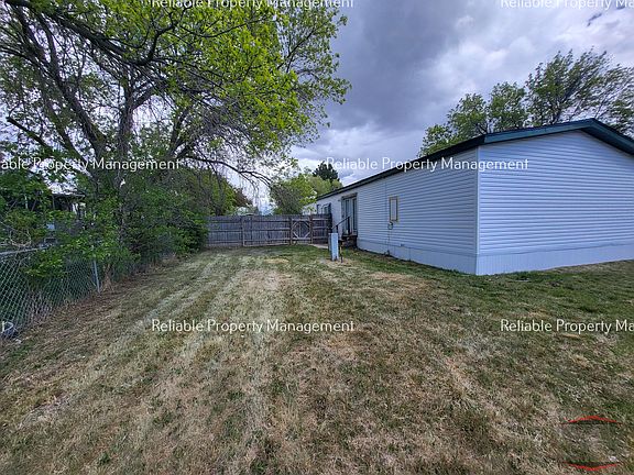 3rd image of 820 Stevens Dr