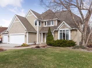 3384 Williamsburg Pkwy, Woodbury, MN 55129