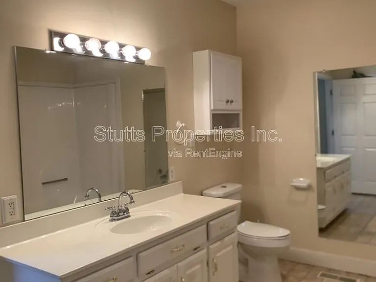 705 Courtland Ave — Photo 8
