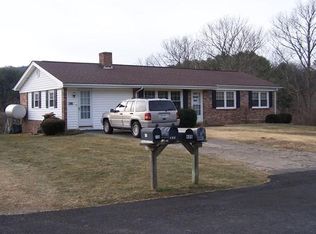 412 Colonial Dr, Independence, VA 24348