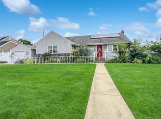 2810 Charles Rd, Wantagh, NY 11793