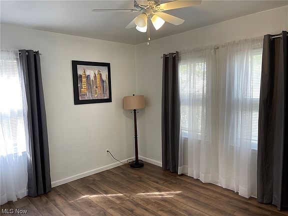 5th image of 1643 Evergreen Ave
