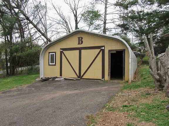 5th image of 212 Ogden Rd