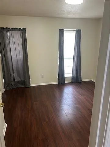 250 Helen St — Photo 16