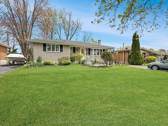 3rd image of 412 Leitch Dr