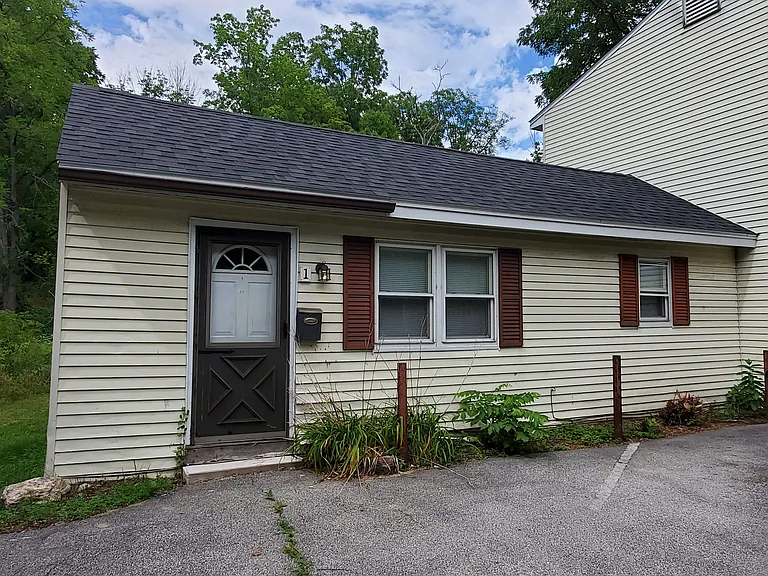 4 Nesmith St #1 — Photo 1