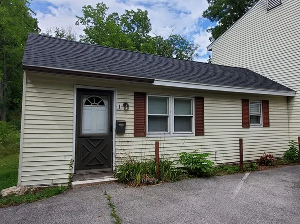 4 Nesmith St APT 1, Derry, NH 03038