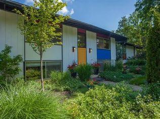 2420 Blueberry Ln, Ann Arbor, MI 48103