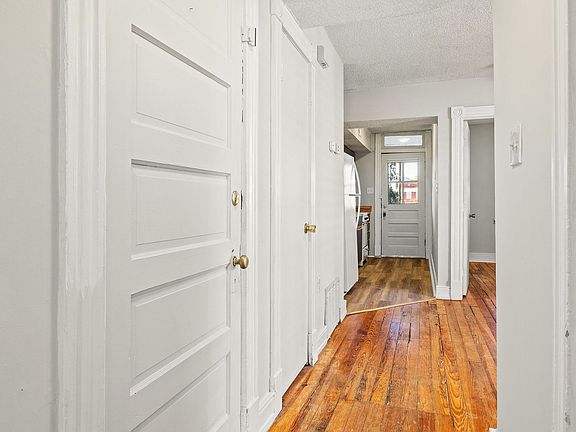 5th image of 2605 Parkwood Ave Floor 2