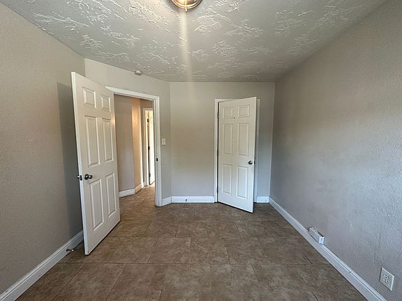 4th image of 2382 Boxwood St APT 1