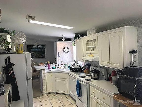 2nd image of 418 Victoria Dr