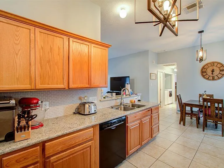 4010 Bealey Ln — Photo 9