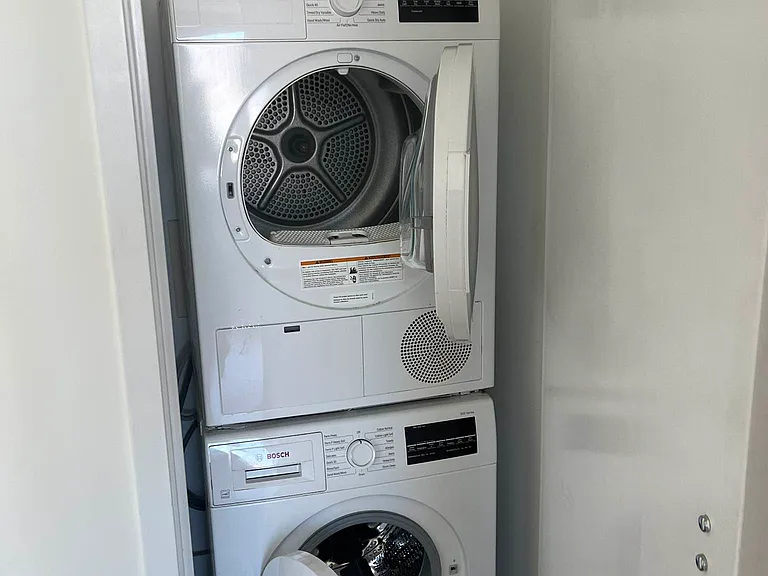 1017 Jackson Ave #6B — Photo 5