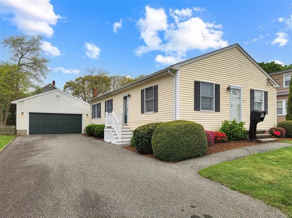 23 Waldo St, New Bedford, MA 02745