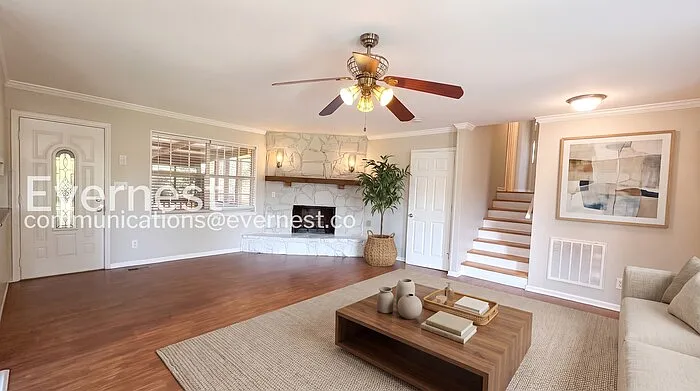 3 bed, 2.0 bath, 1476 sqft, $1,595 — Photo 2
