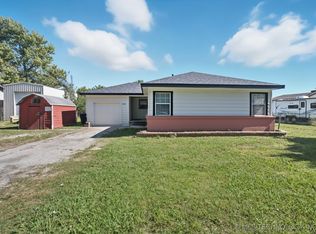 1127 S Russell St, Skiatook, OK 74070