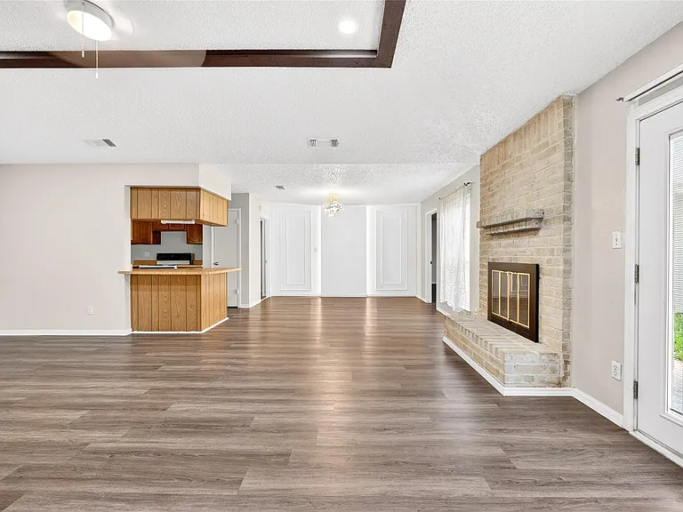 11103 Bellerive Dr — Photo 8