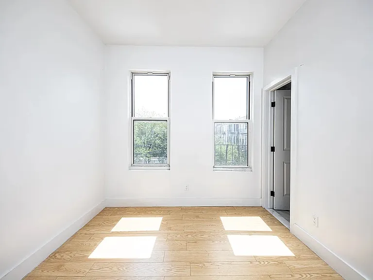 202 Knickerbocker Ave #3L — Photo 13