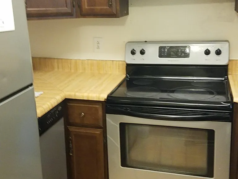 307 N Yadkin Ave #B — Photo 7