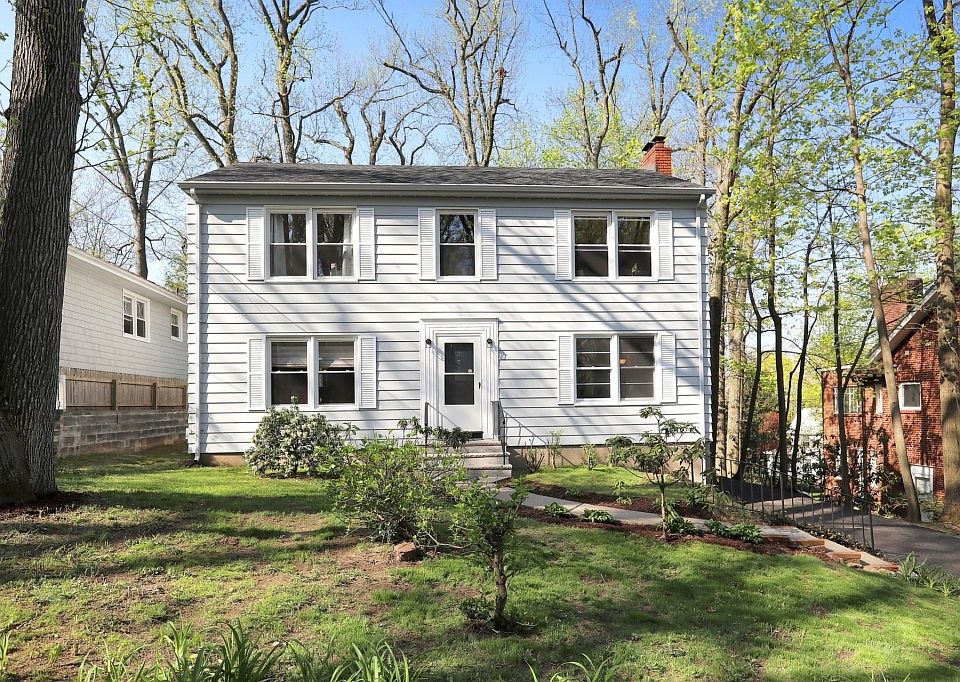 1st image of 2 Winthrop Pl
