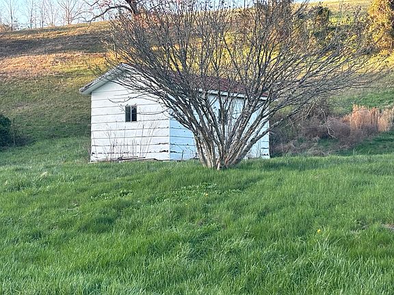 5th image of 50 W Maytown Rd