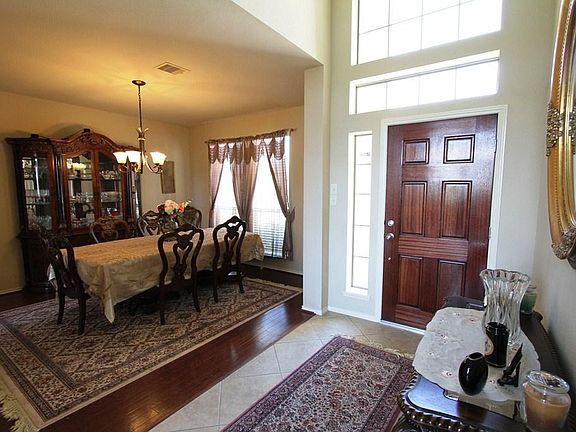 FORMAL DINING