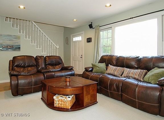3rd image of 185 Hilltop Dr