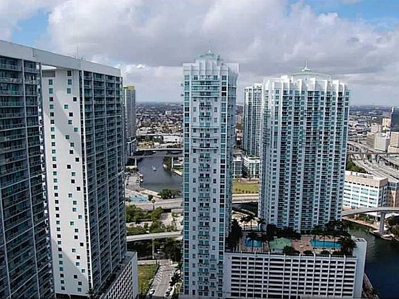 5th image of 485 Brickell Ave APT 2105
