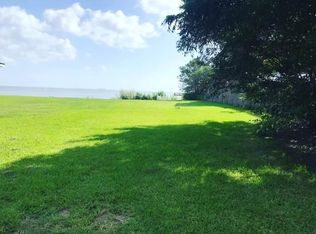 3839 Bayshore Dr, Bacliff, TX 77518