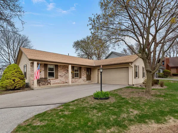 5376 South Amberwood LANE, Greenfield, WI 53221