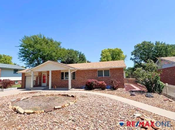 2004 Center St, Garden City, KS 67846