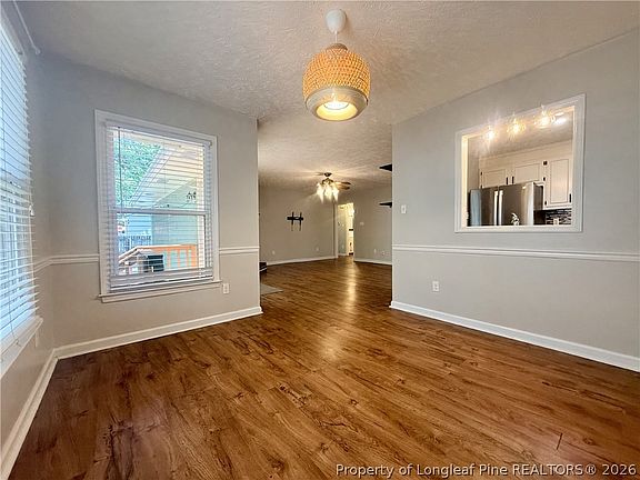 3rd image of 146 Greentree Dr