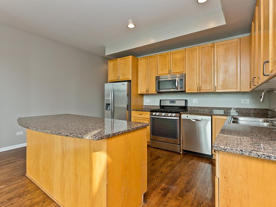 1st image of 854 W Erie St #3F