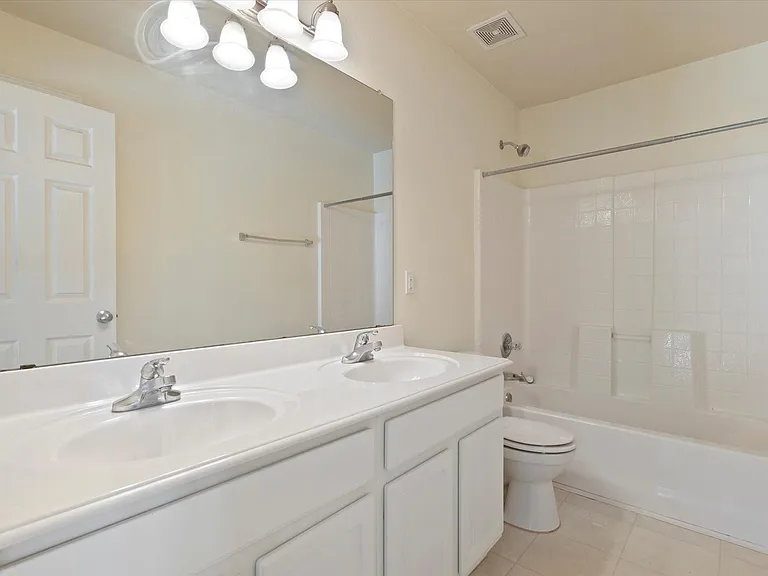 403 Connemara Trl — Photo 27